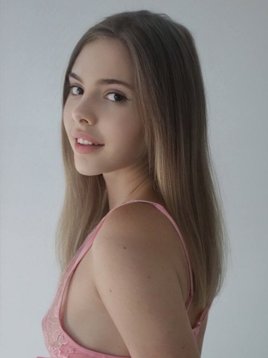 Eva Amur OnlyFans